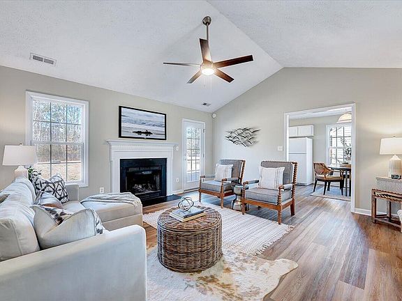 5th image of 447 Northwoods Dr