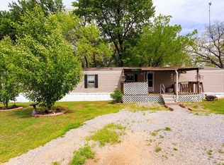 1098 Eastline Rd, Bells, TX 75414