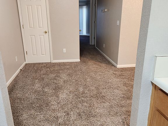 5th image of 561 Mann Ave