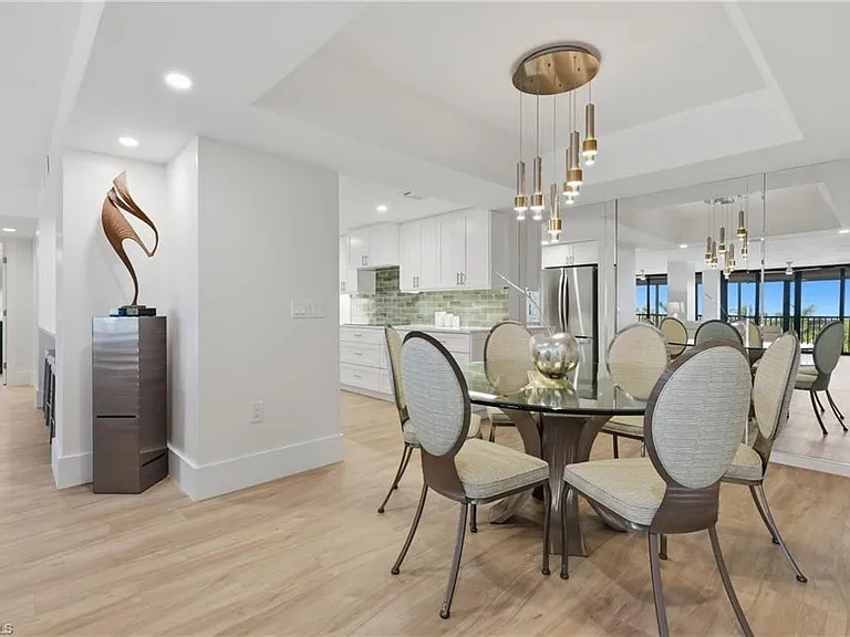 5601 Turtle Bay Dr #302 — Photo 8