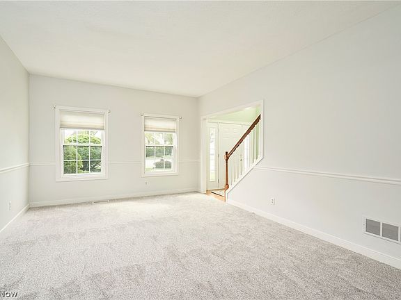 4th image of 2971 Grandview Dr