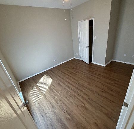 3rd image of 122 Lindas Creek Ln