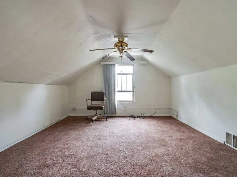 2118 Denison Ave — Photo 14