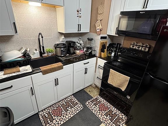 3rd image of 107 William St