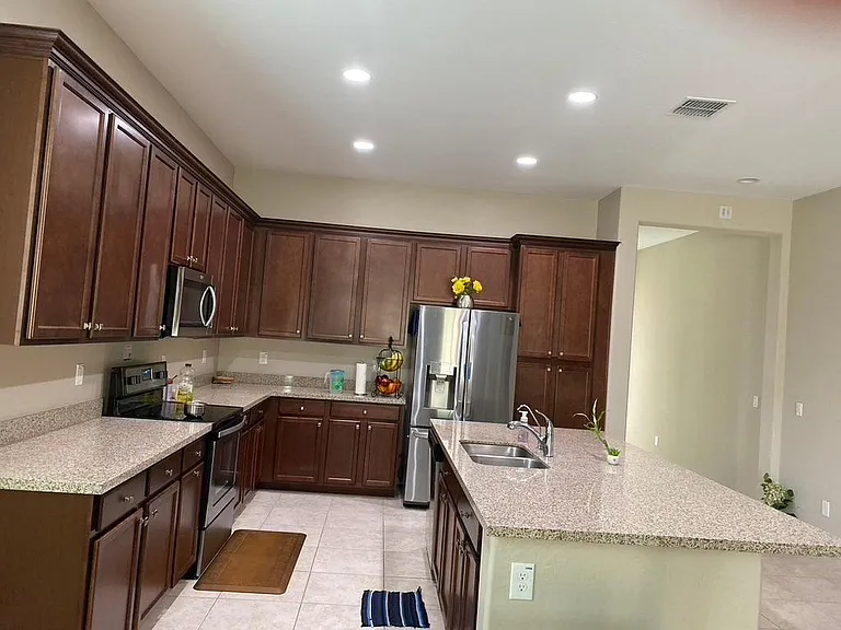 7030 W Post Rd — Photo 18