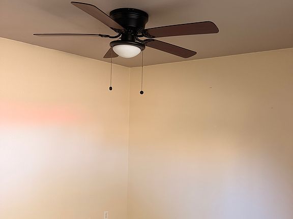 5th image of 1111 1/2 E 22nd St #1111-1/2