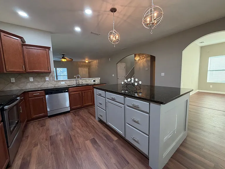 6079 Shamrock Green Dr — Photo 17