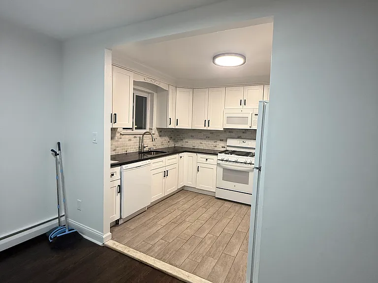 7550 Furmanville Ave #3 — Photo 13