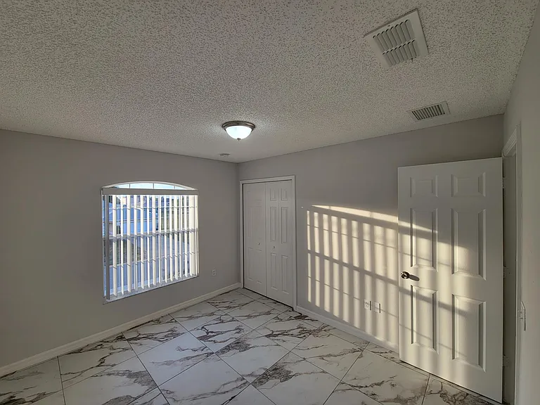 1907 Escambia Ln — Photo 32