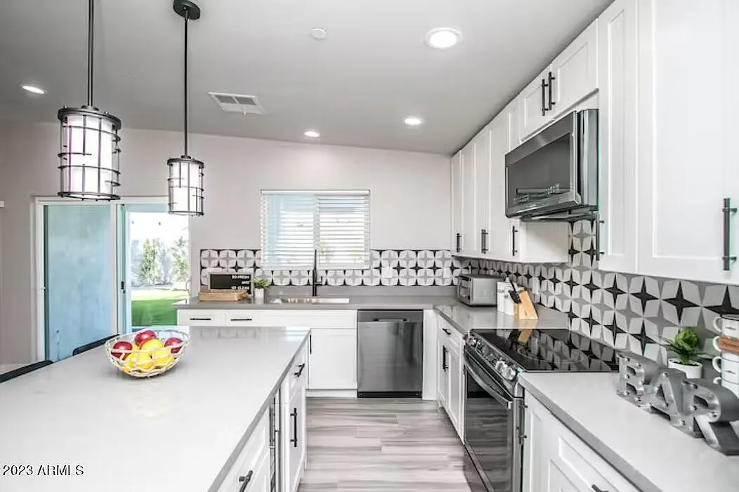 4 bed, 3.0 bath, 1773 sqft, $4,295 — Photo 3