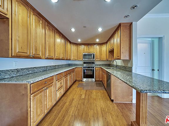5th image of 722 S Oxford Ave APT 207