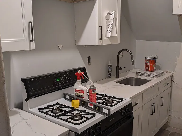 711 Harris Pl — Photo 8