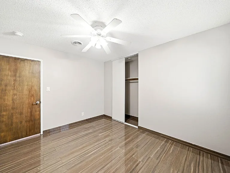2013 Las Verdes St — Photo 16