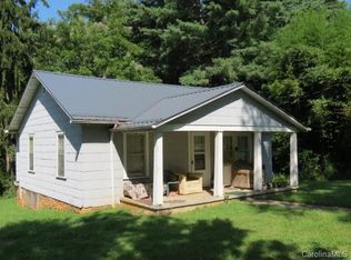 106 Knight Dr, Clyde, NC 28721