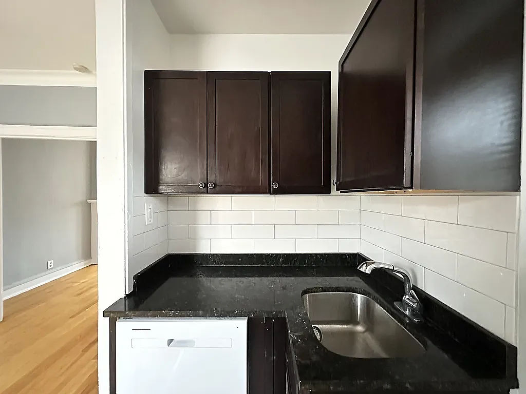 1 bed, 800 sqft, $1,650 — Photo 4
