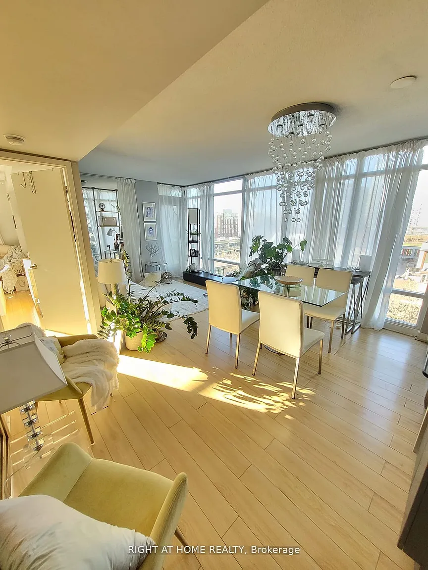 15 Brunel Ct #818 photo 1