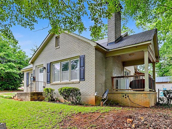 3rd image of 221 Tilney Ave