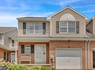 8 Spring Hill Ln, Mountville, PA 17554