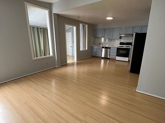 5th image of 843 Diamond St #1