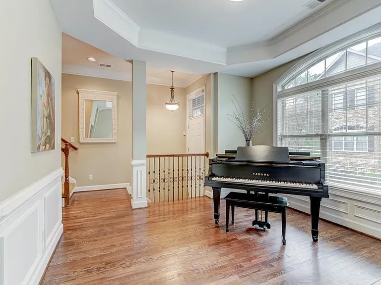 905 Telfair Close — Photo 5