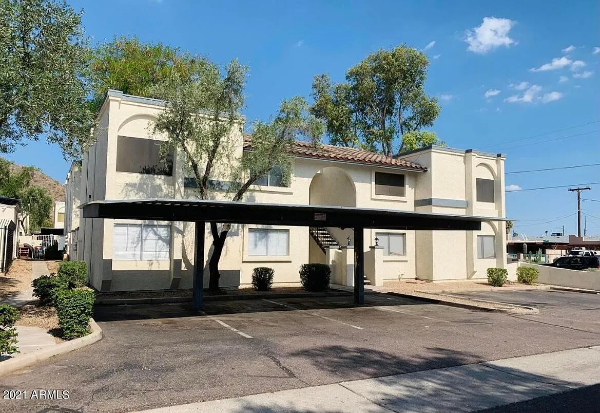 2 bed, 1.0 bath, 807 sqft, $1,595 — Photo 1