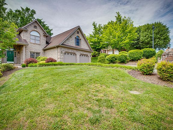 2nd image of 1061 Sussex Dr