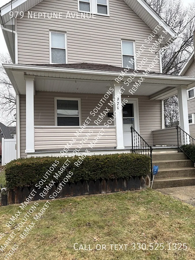 Building Photo - 979 Neptune Ave