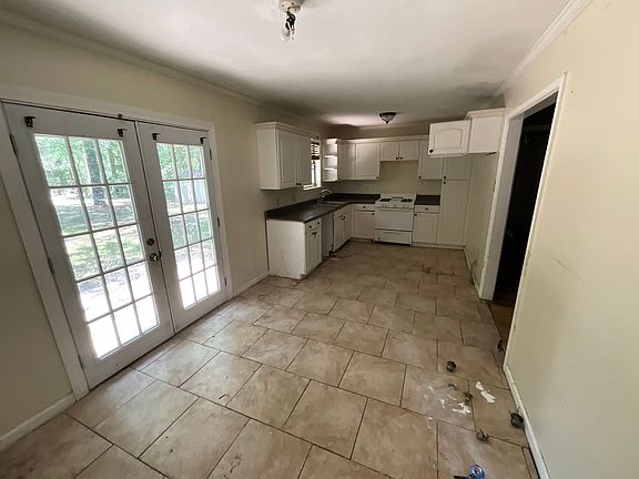 5th image of 313 S Fox Hall Rd