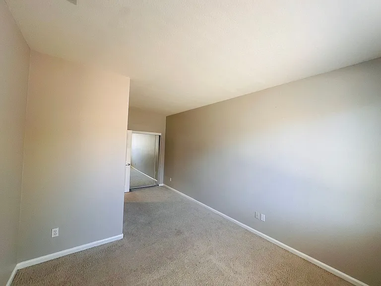 2403 Clemente Ln — Photo 13