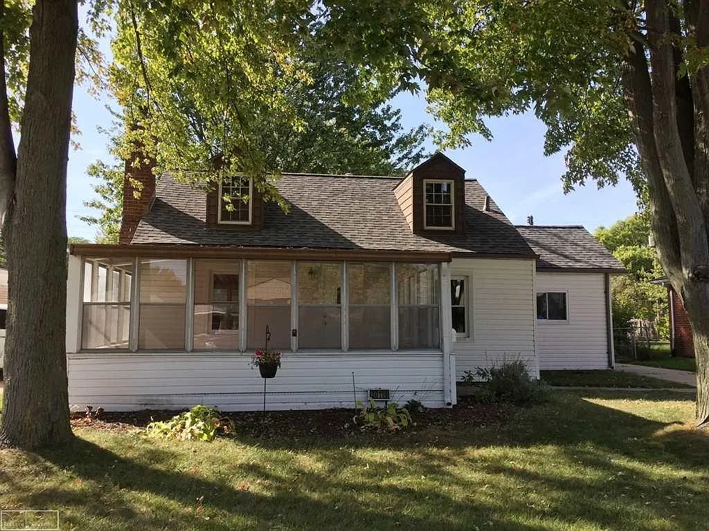 30119 Gloria St photo 1