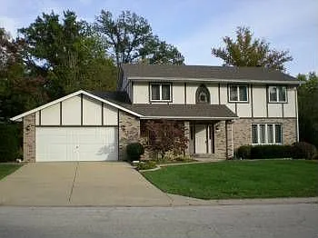 2012 Greenbrier Dr photo 1