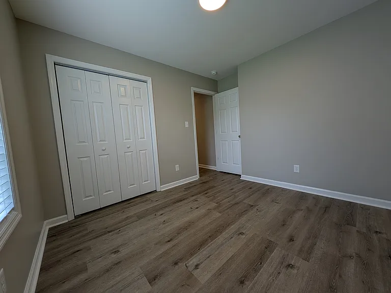 526 Center Ave — Photo 17