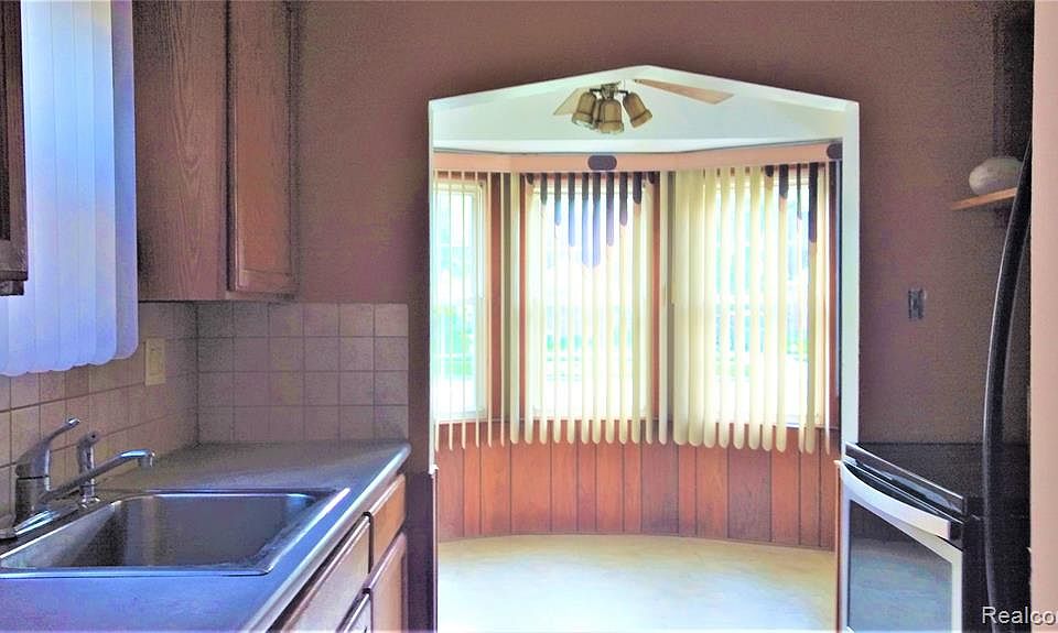 7757 W Parkway St, Redford, MI 48239 | Zillow