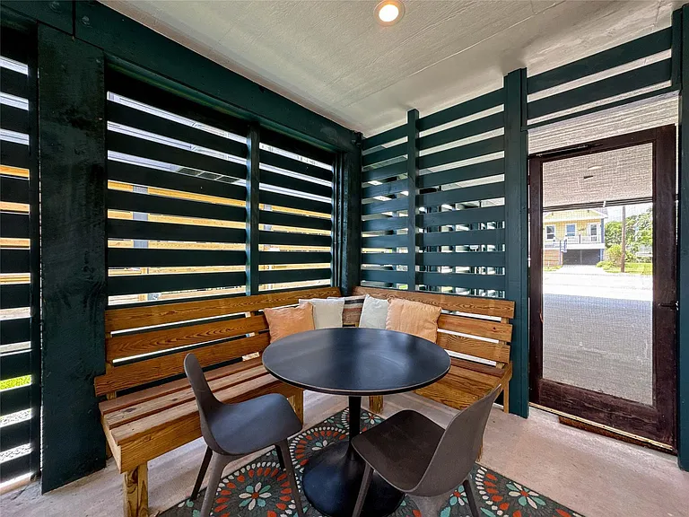 1208 32nd St — Photo 33