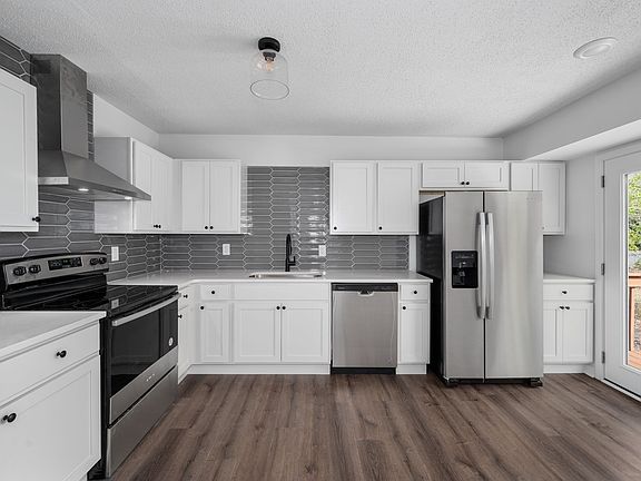 4th image of 2022 Harbor Dr
