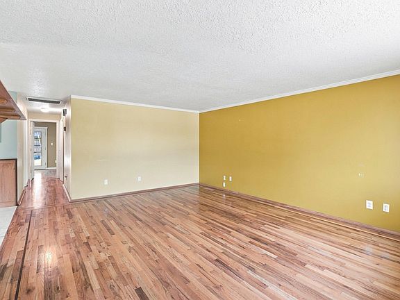 5th image of 1426 Saint Andrew Way