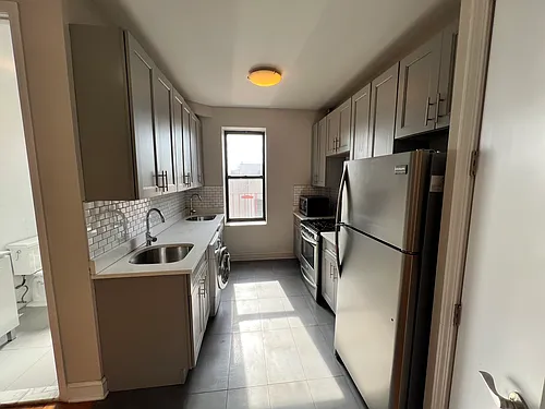 1452 Carroll St #3D Photo 1