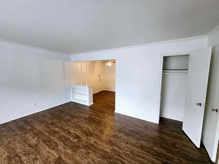 5727 McCommas Blvd — Photo 4