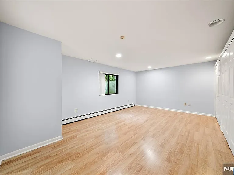 408 Elizabeth St #A — Photo 25
