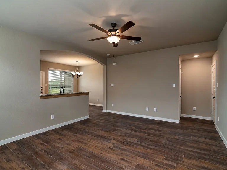 604 Harvest Moon Dr — Photo 3