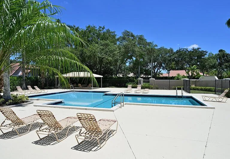 10651 Buttonwood Lake Dr — Photo 26