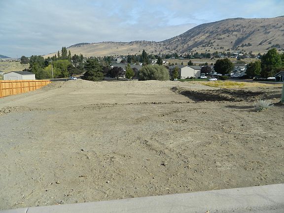 3rd image of 5488 Shalynn Dr