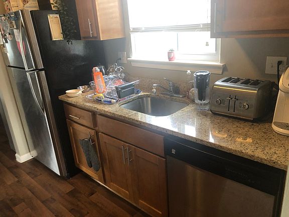 4th image of 1409 Wisteria Dr