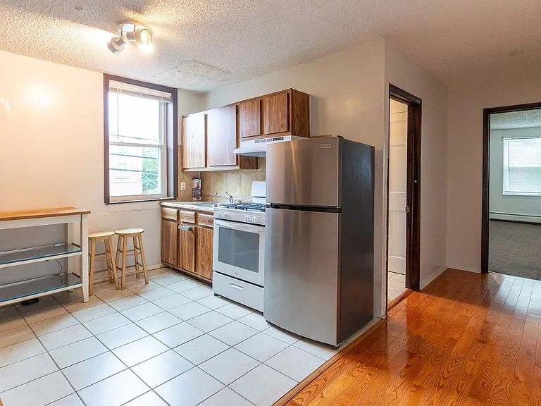 2400 S 4th St — Photo 3