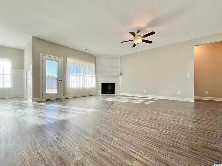 102 James Parcus Cir — Photo 11