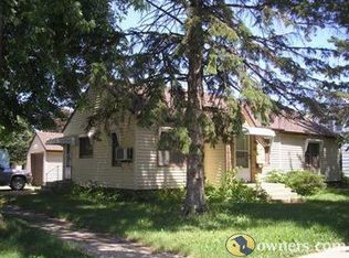 1205 13th St E, Glencoe, MN 55336