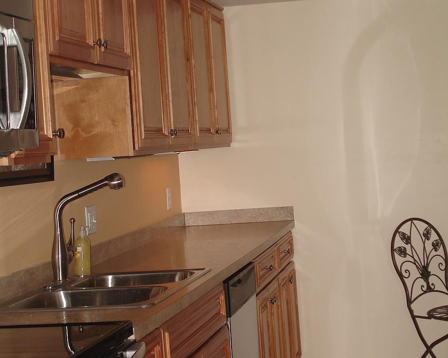 2nd image of 335 S Cayuga Rd APT A