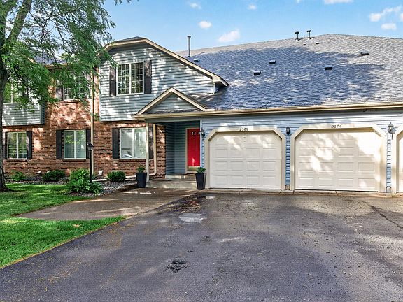3rd image of 2576 Moundsview Dr #7