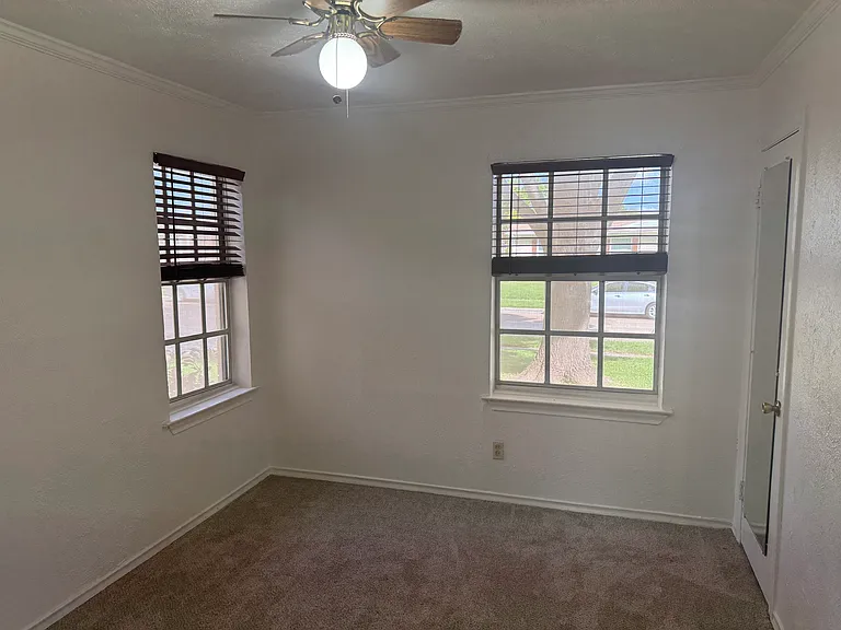 1807 Highland St — Photo 15