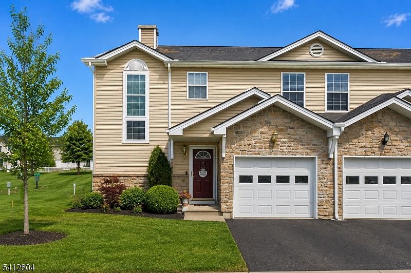 1st image of 1 Brookview Ln